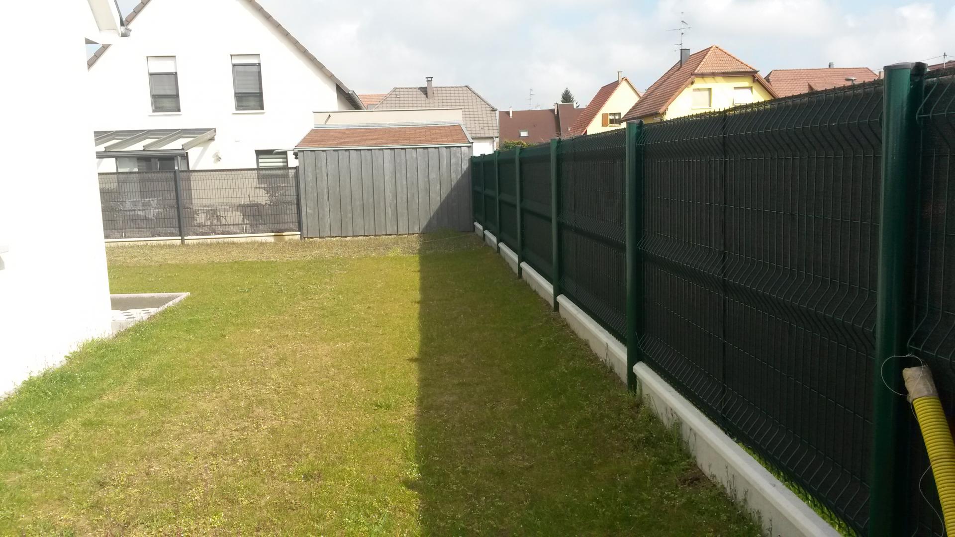 Installation clôture rigide pour chien spécial jardin à Strasbourg